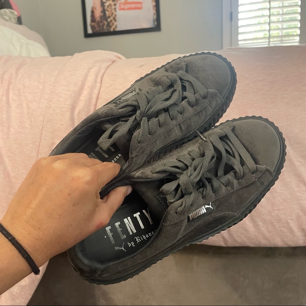 Like New Fenty Rihanna Grey Pummas W7